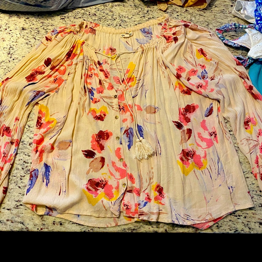 Billabong flowy top